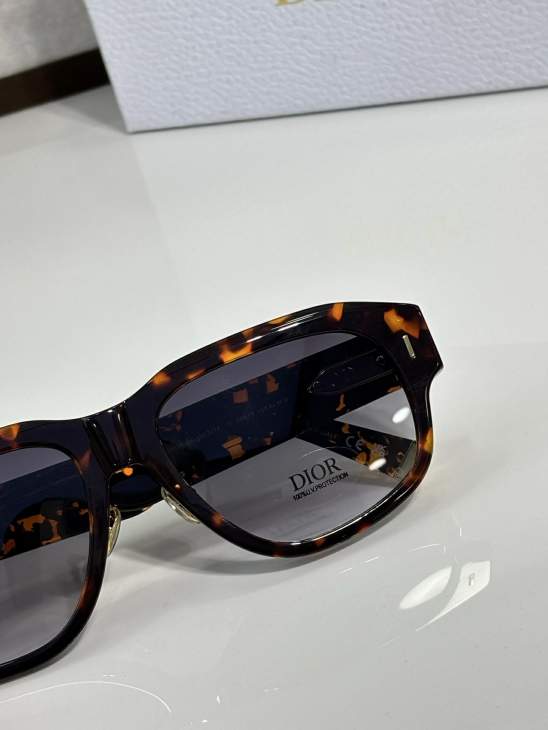 Picture of Dior Sunglasses _SKUfw76440476fw